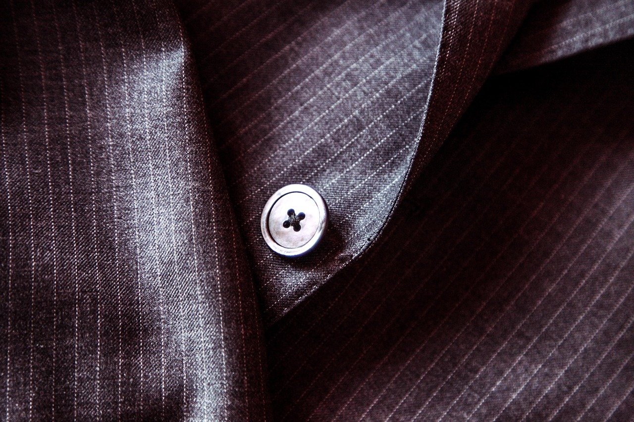 スーツとボタン